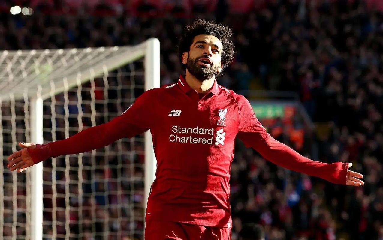 亚马尔开通油管账号：身穿路易斯·迪亚斯球衣展示自己的家（亚马尔入驻YouTube：穿路易斯·迪亚斯球衣带你参观自家住所）