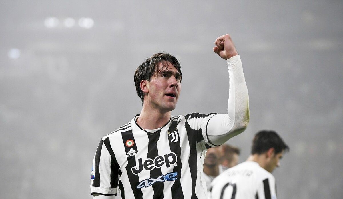 利物浦变阵！萨拉赫替补，维尔茨复出首发战西汉姆（利物浦调整阵容：萨拉赫暂列替补，维尔茨复出首发对阵西汉姆）