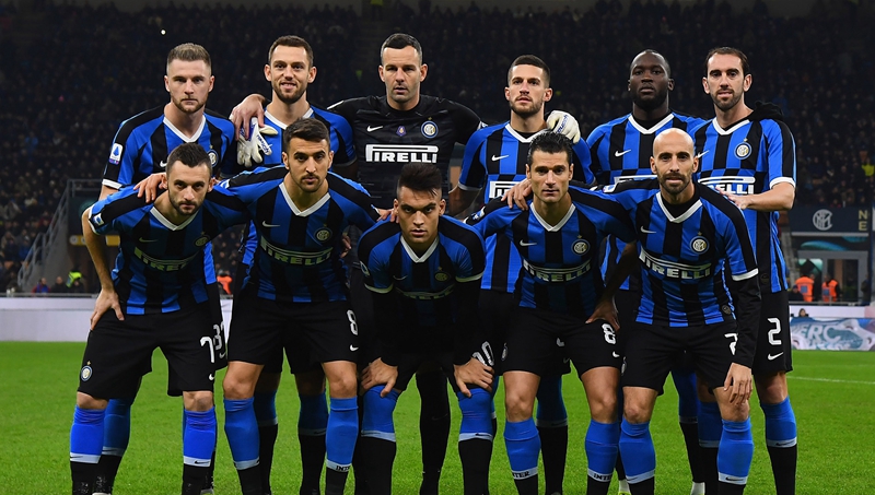 利物浦乱了！外媒：斯洛特将下课，萨拉赫会去沙特，范戴克施压