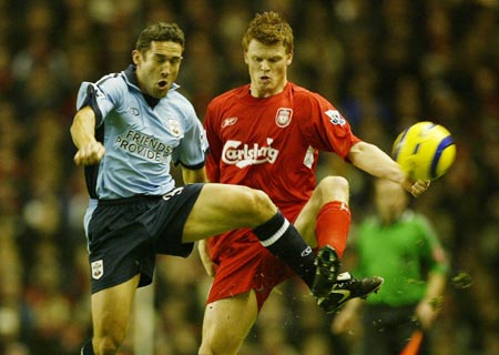 孙继海晒视频发出疑问：为什么现在小孩顺拐那么多