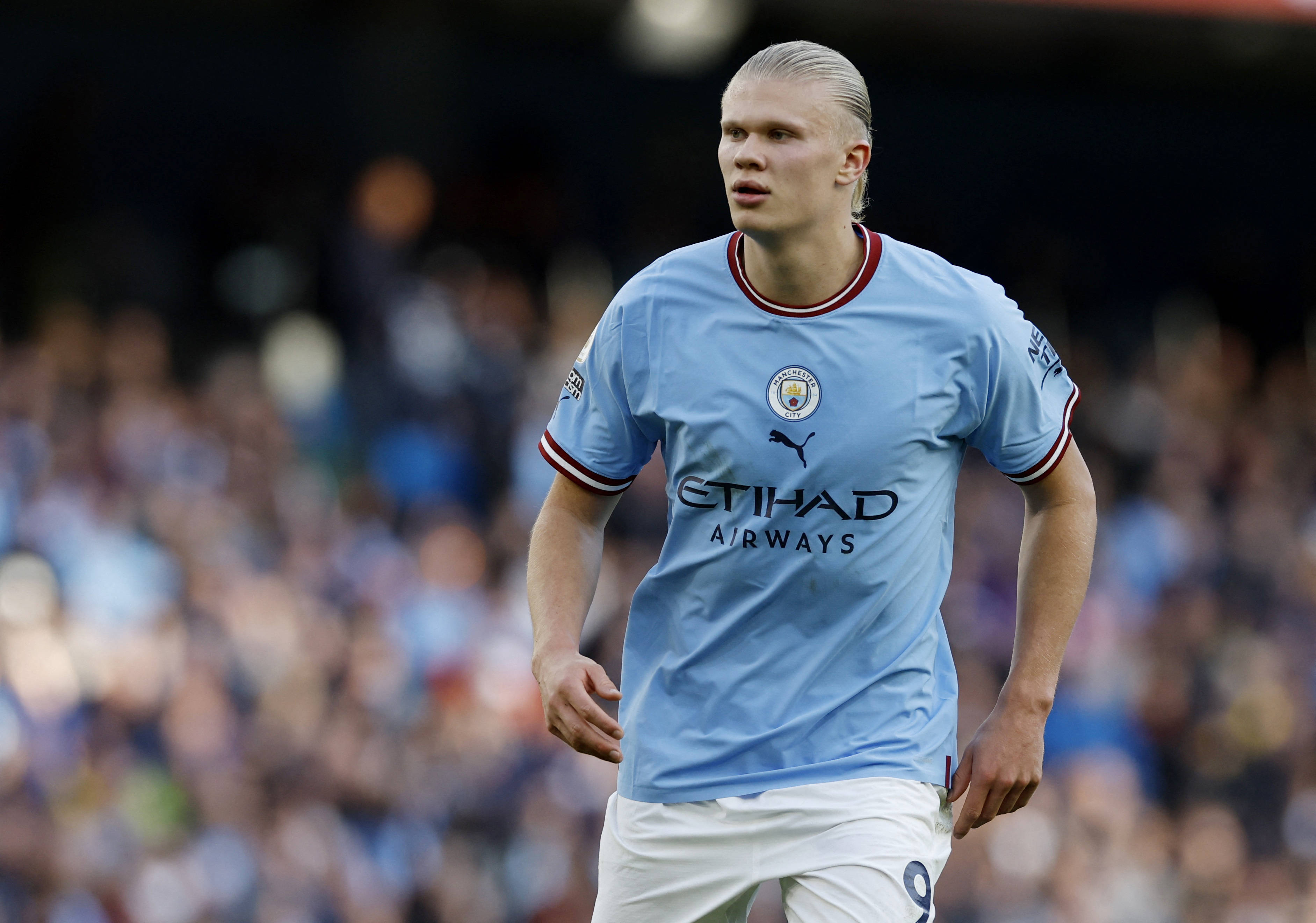 篮球湖人球员训练中展现惊人弹跳