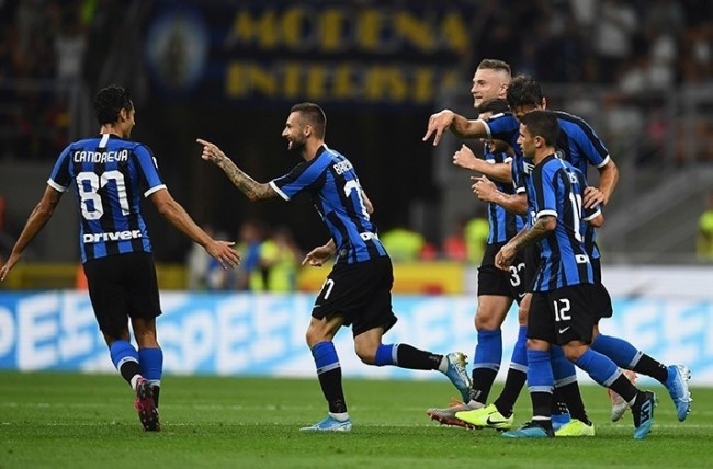 意甲战报：巴特萨吉献双响，劳利恩特追平，米兰2-2萨索洛（意甲：巴特萨吉梅开二度，劳利恩特扳平，米兰2-2萨索洛）