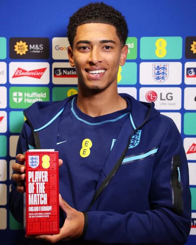 巴萨2比1逆转法兰克福首胜对手