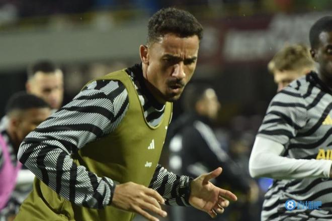 前红军门将谈克洛普让他踢前锋：我以为是玩笑，但表现还不错（曾效力红军的门将谈被克洛普改踢前锋：起初当玩笑，结果发挥不差）